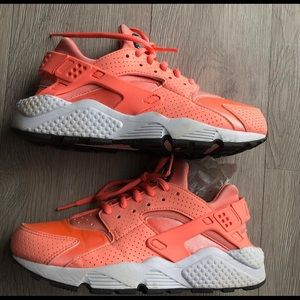 Nike Air Huarache Atomic Pink